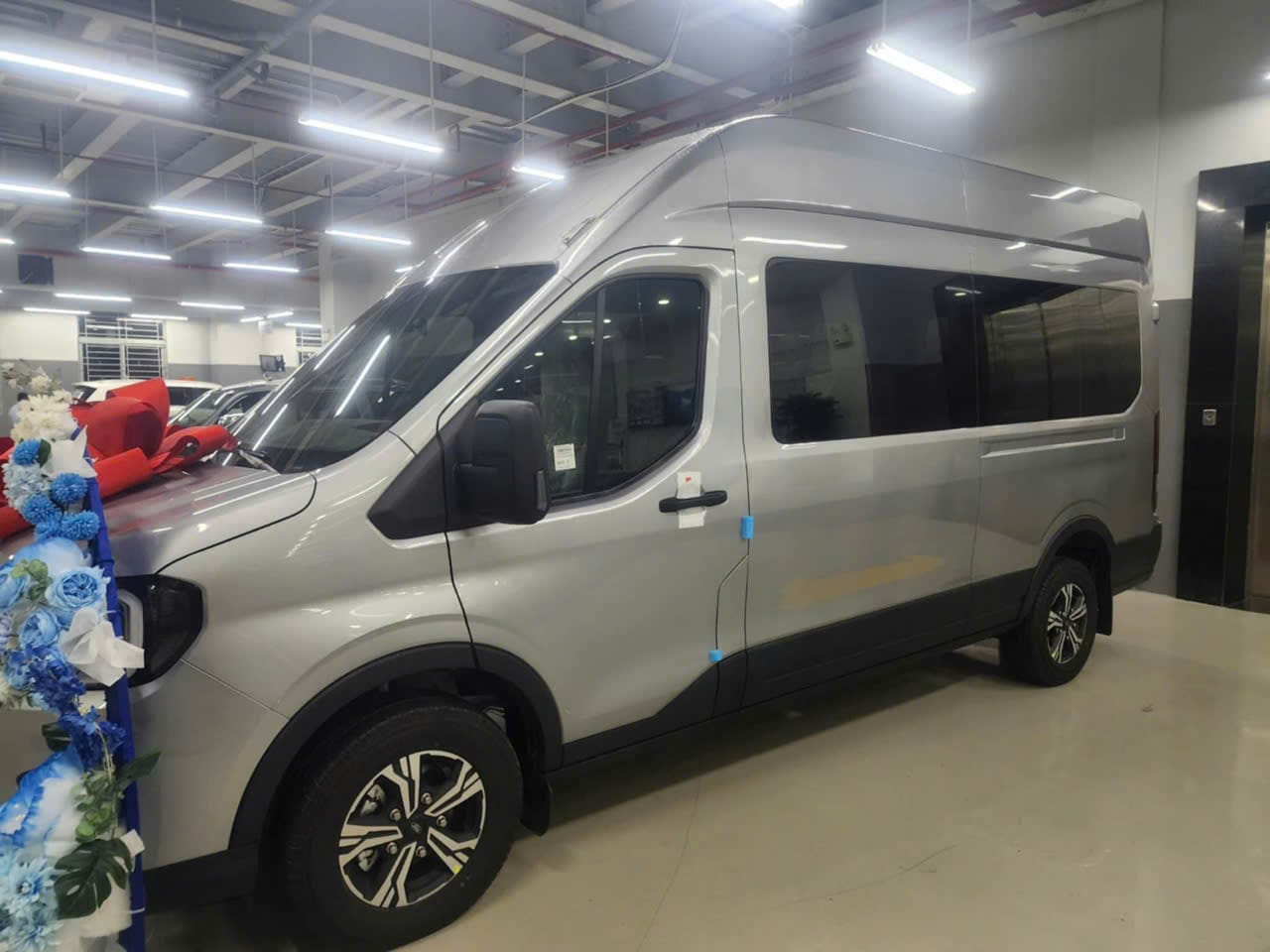 Thuê xe du lịch 16 chỗ