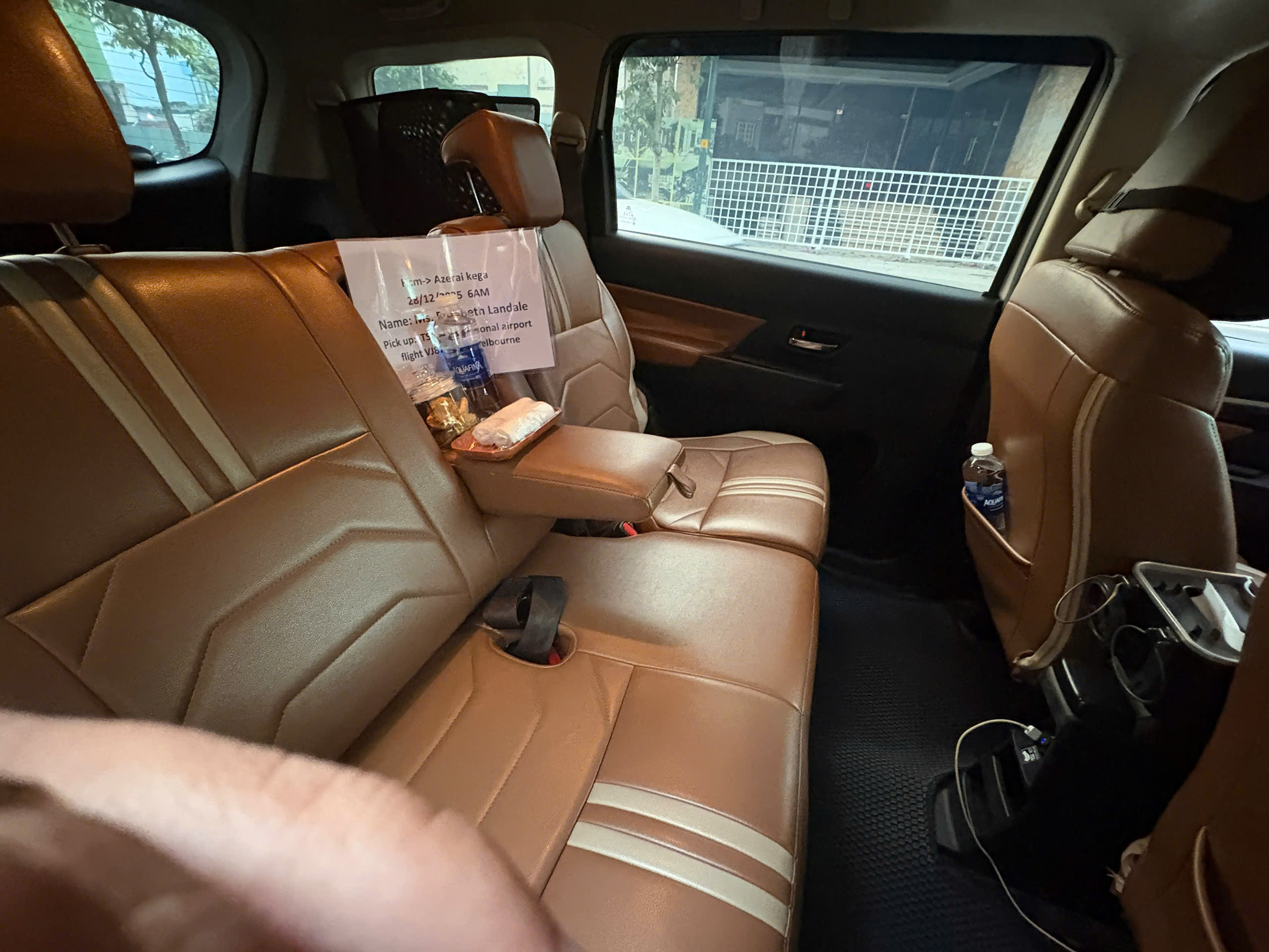 Thuê Xe Carnival 7 Chỗ Có Tài TP HCM: Chu Đáo, Nhiệt Tình Từ Đội Ngũ Duy Anh