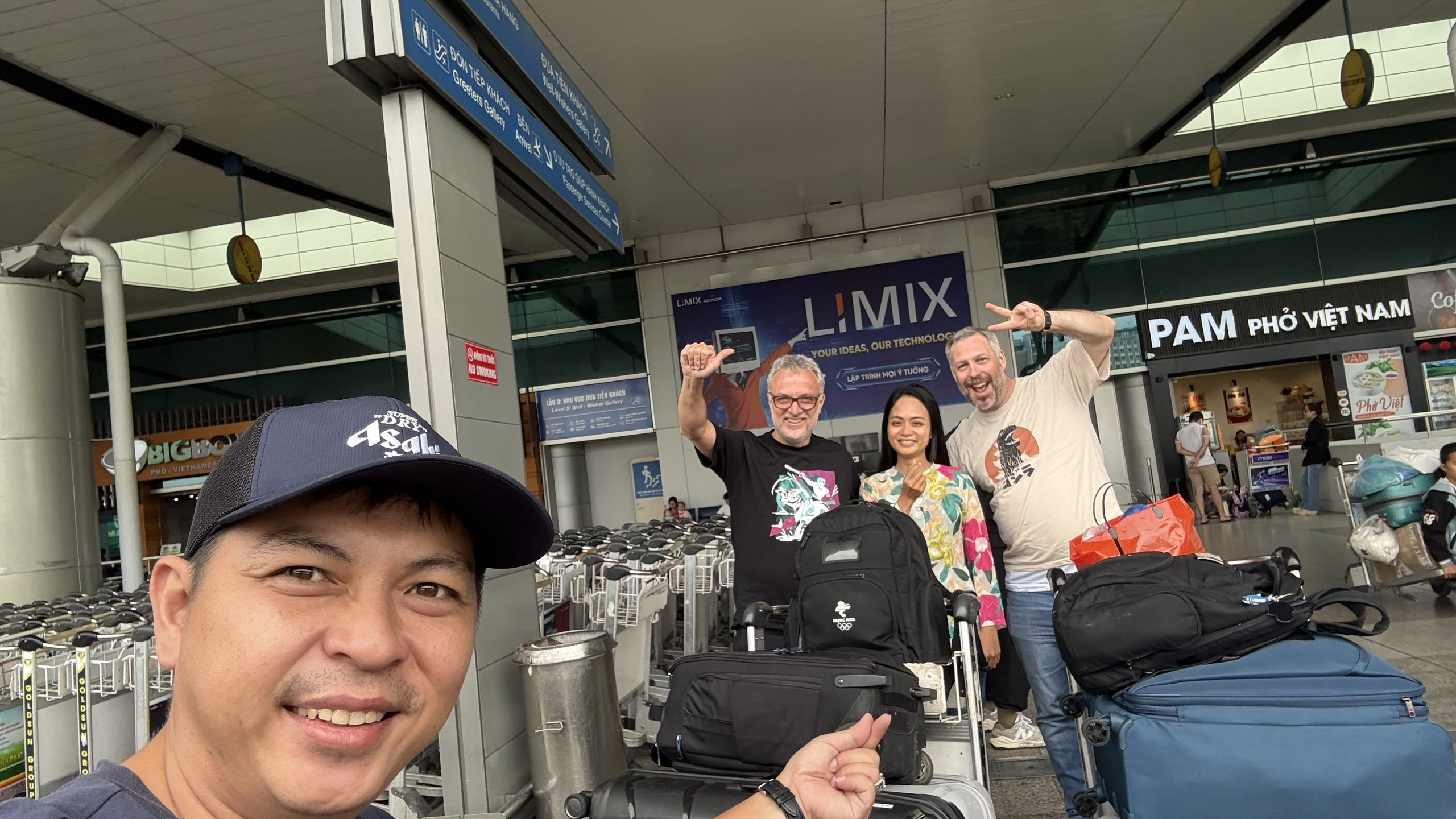 Thuê Xe Có Tài Uy Tín Tại Sài Gòn: Đội Ngũ Tận Tình, Xe Đời Mới Từ 4 Đến 29 Chỗ